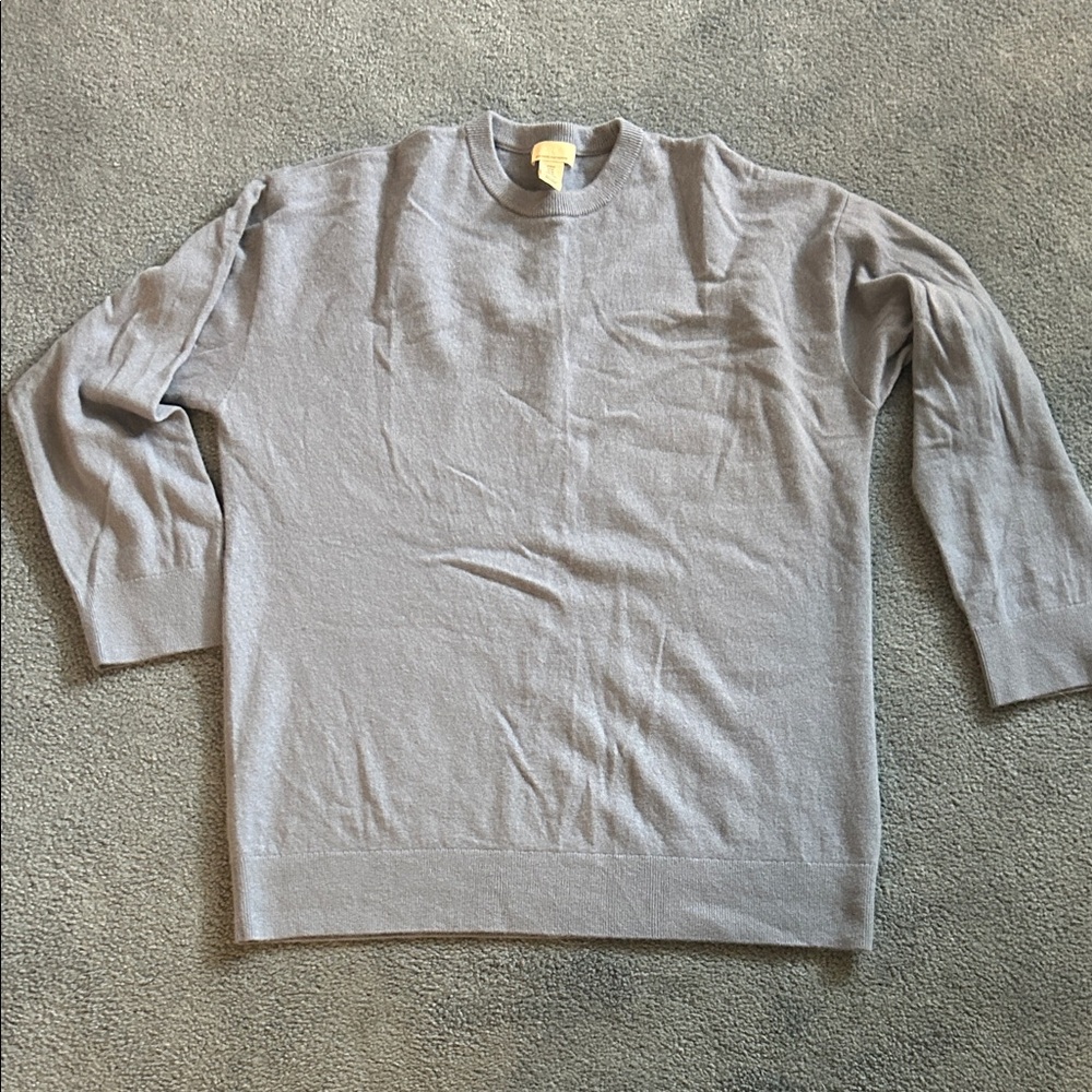 Women’s 100% Cashmere Crewneck Sweater in powder blue